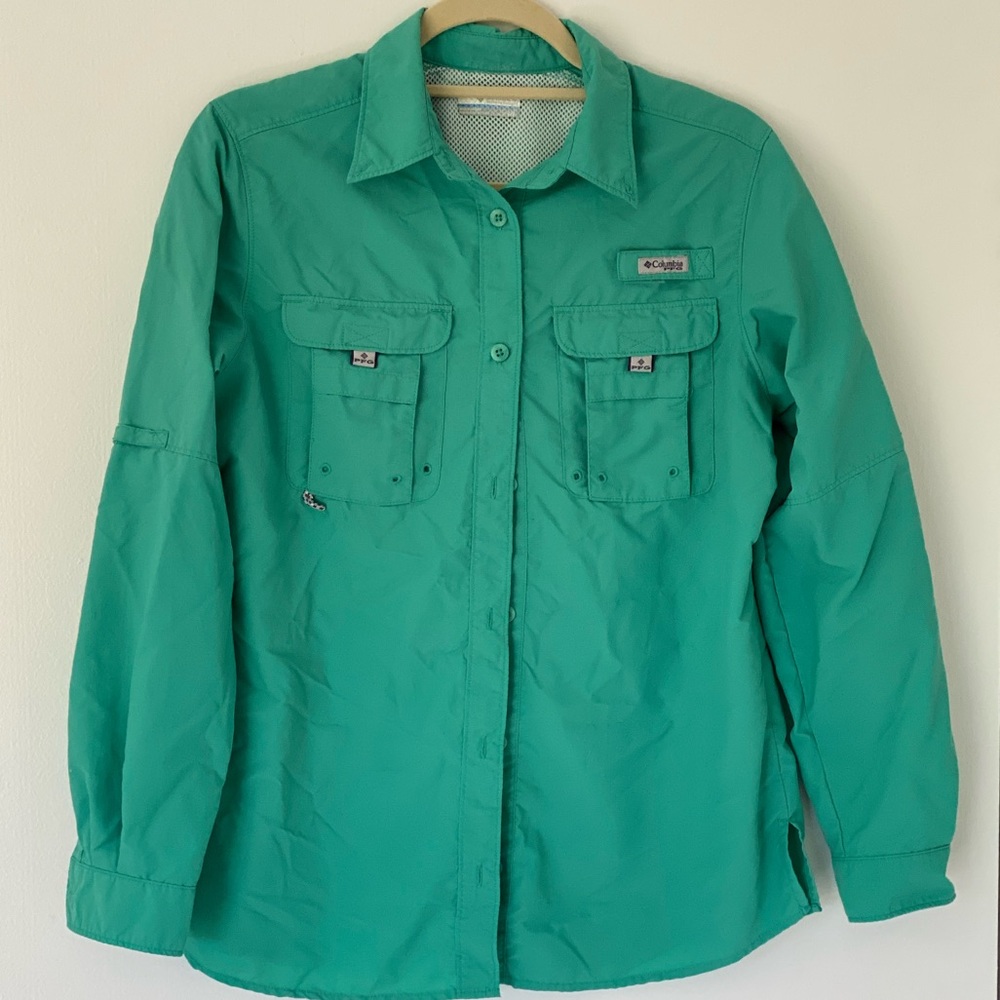 Columbia Women’s fishing long sleeve shirt in teal
